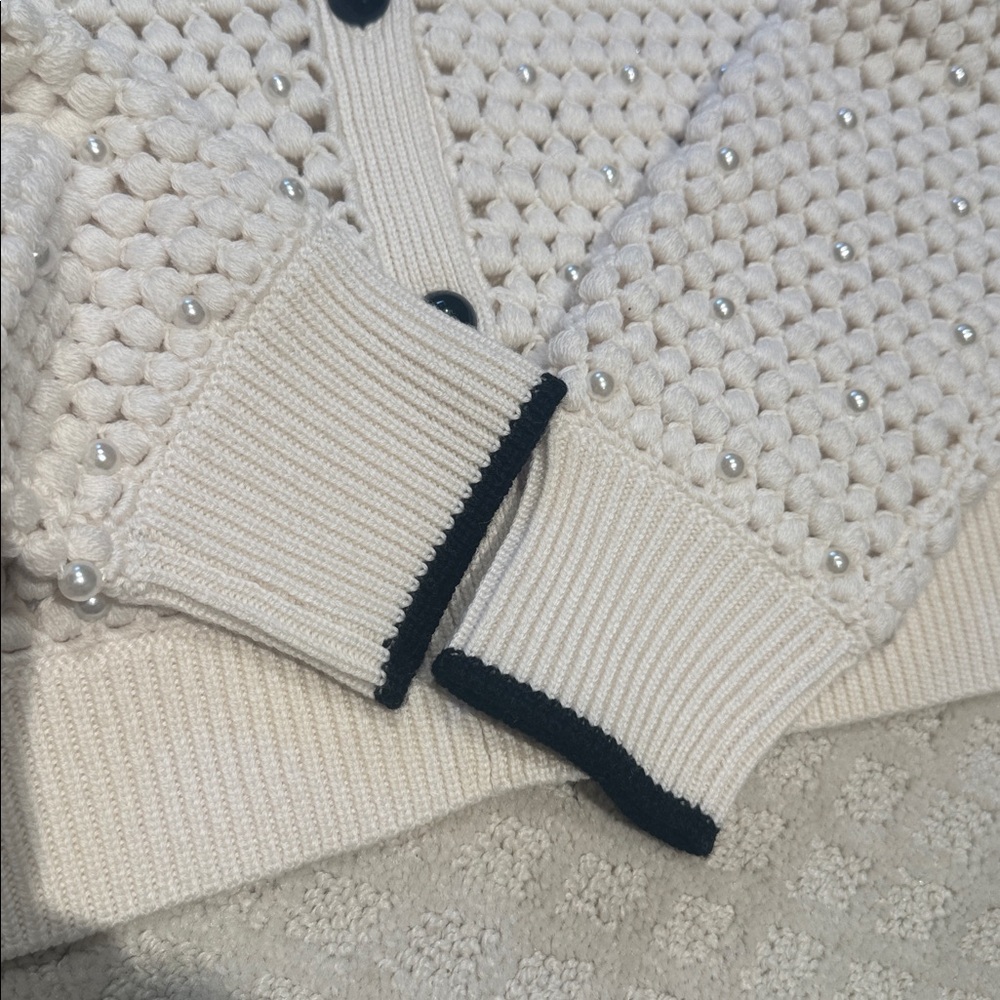 Alice & Olivia Collins Wool Cardigan Pearl Sweater Small - Picture 4 of 5